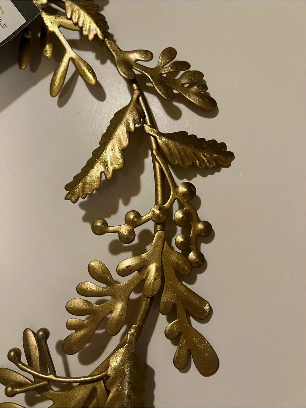 NWT METAL THRESHOLD HOLIDAY WREATH.